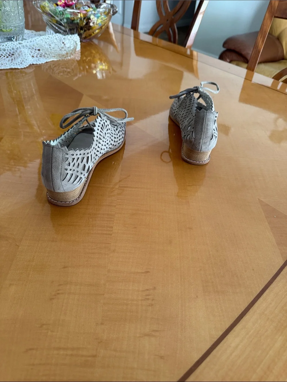 Jeffrey Campbell Light Gray Laser-Cut Peep-Toe Lace-Up Flats size 9